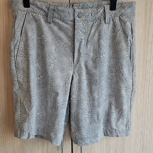 Vineyard Vines Gray Leaf Print Men's Shorts